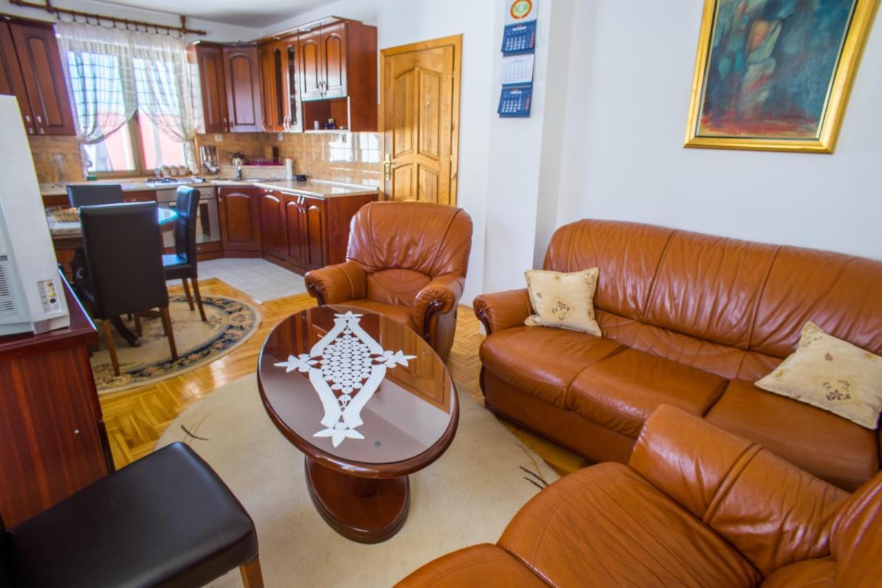 Apartmani Mila Жабляк Экстерьер фото